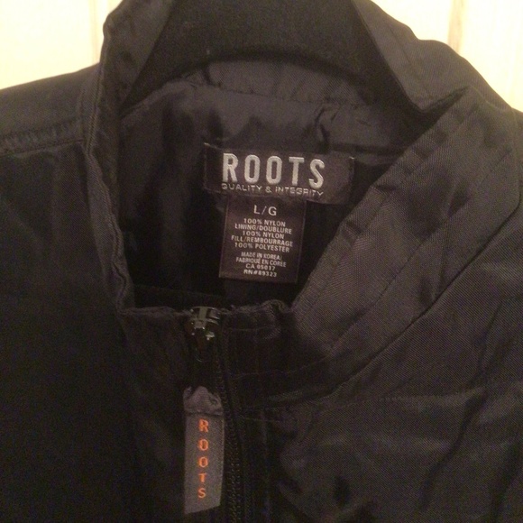 Roots women’s black vest Size Large - Picture 4 of 6